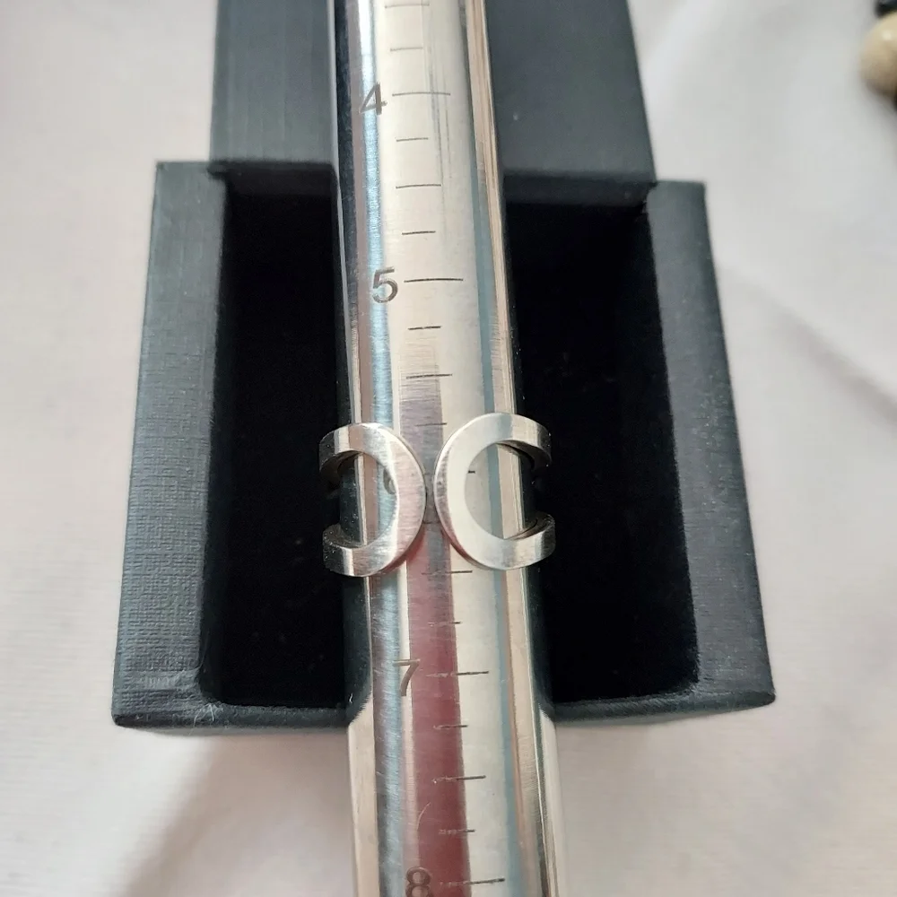 Ring - Picture 2 of 2